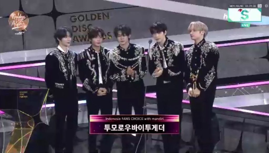 TXT INDONESIA FANS CHOICE WITH MANDIRI